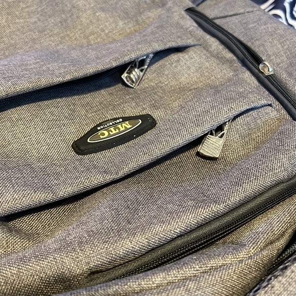 Backpack - Picture 2 of 6